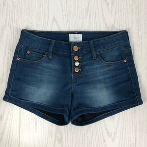 EUC Celebrity Pink Jean Shorts Size 3/26